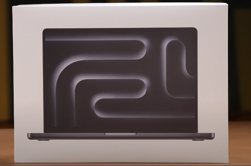 Box of apple mackbook Pro m5